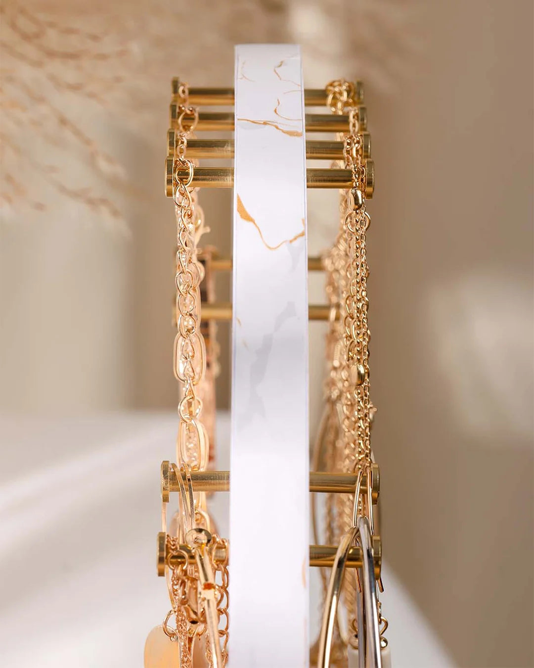 Marble and gold jewelry store holder screen